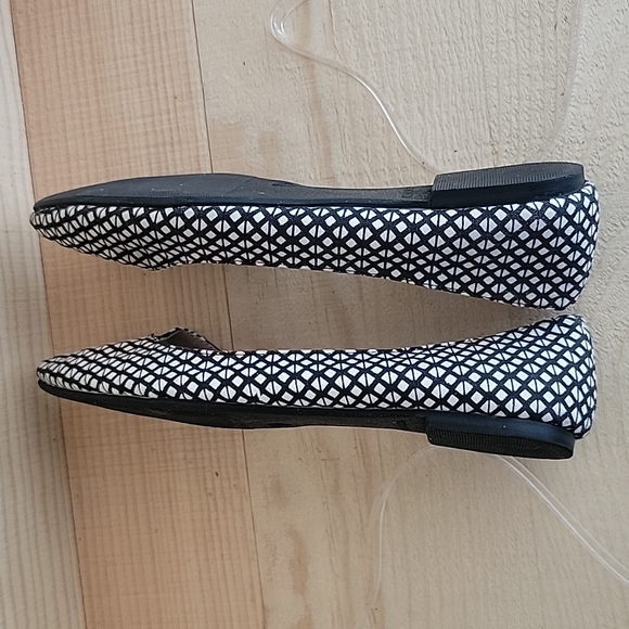 Gap sz6 Canvas Black and White Flats - Picture 5 of 8